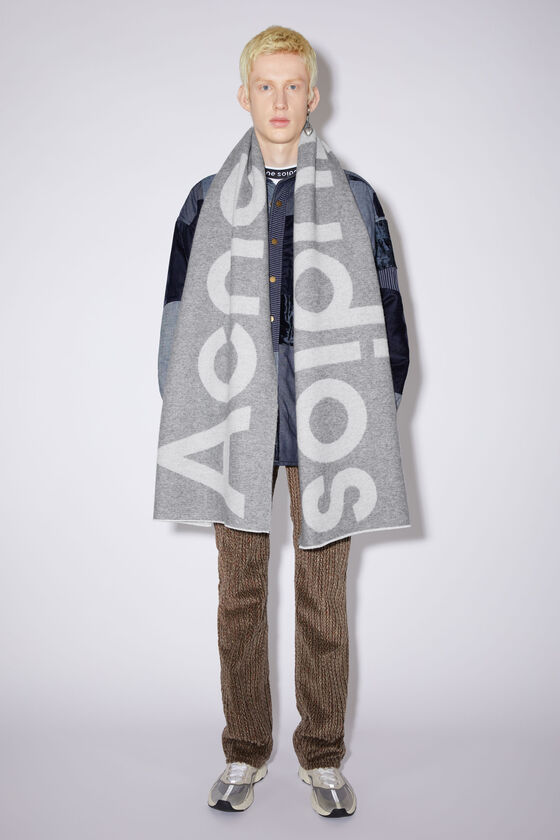 (image for) Convenient Logo Jacquard Scarf